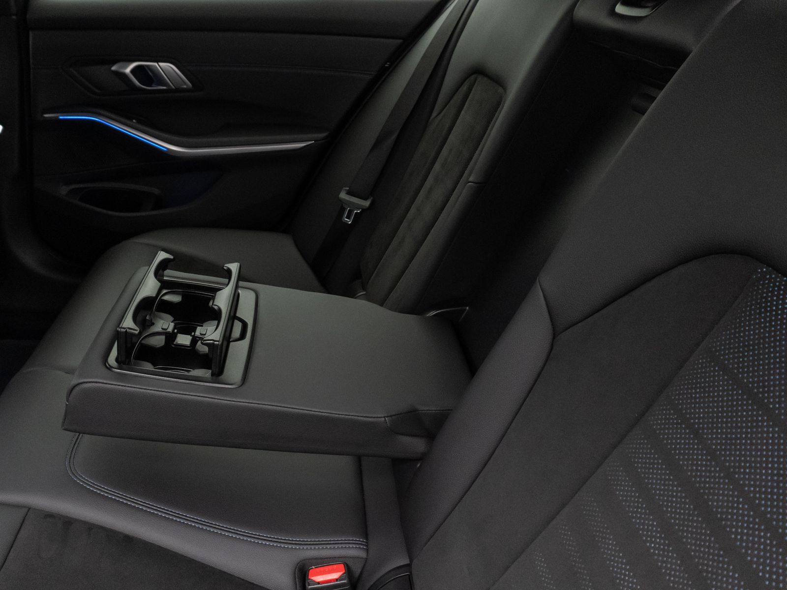 Fahrzeugabbildung BMW 330i xD M Sport Kamer DAB HiFi Stop&Go Alarm 19"