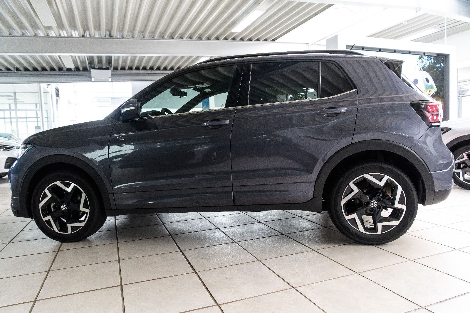 Fahrzeugabbildung Volkswagen T-Cross R-Line 1.5 TSI DSG IQ-LED+AHK+NAV+ACC