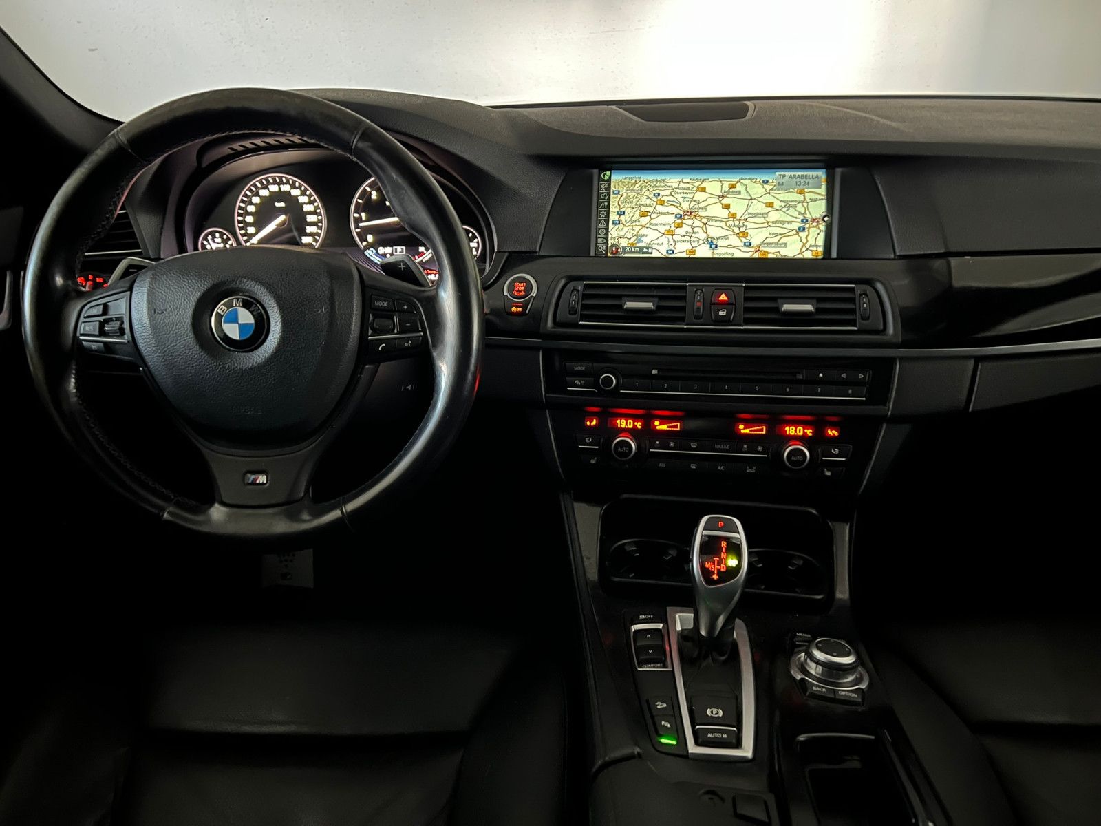 Fahrzeugabbildung BMW 530 d xDrive Lim. M SPORT/HuD/NAVI PROF/eGSD