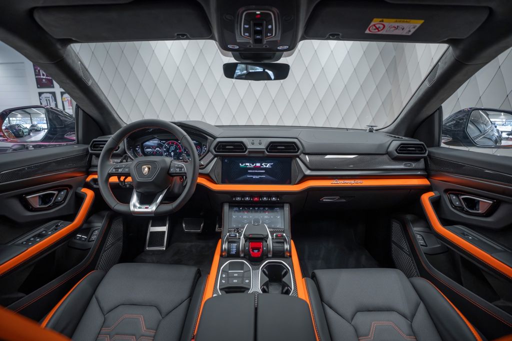 Urus 4.0 V8 SE GREY/ORANGE PANO B&O CARBON - Bild 19