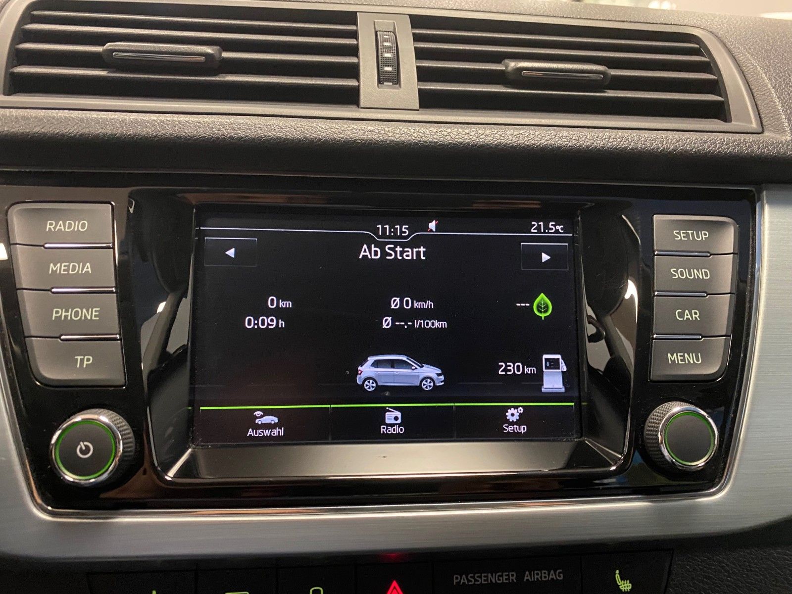 Fahrzeugabbildung SKODA Fabia 1.0l MPI Ambition+SITZHEIZUNG+TELEFON+ALU+