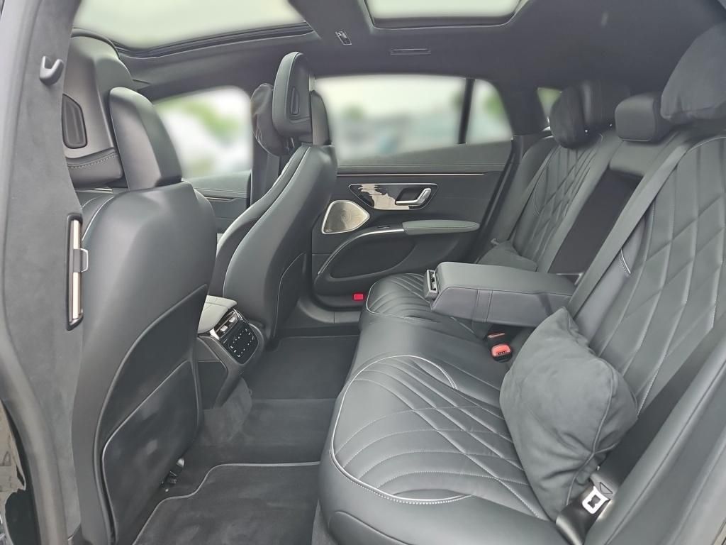 Fahrzeugabbildung Mercedes-Benz EQS 580 4M ACC Pano Hyperscreen Massage Sitzklim