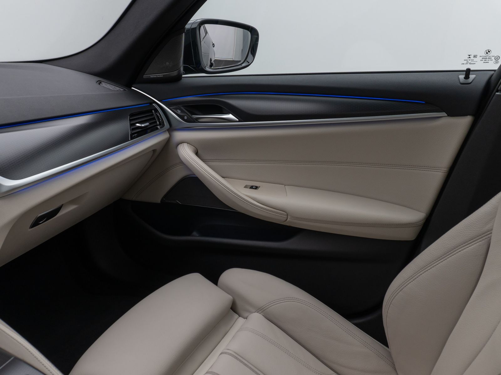 Fahrzeugabbildung BMW 540i xD M Sport Glasdach Kamera HUD DAB H/K 19"