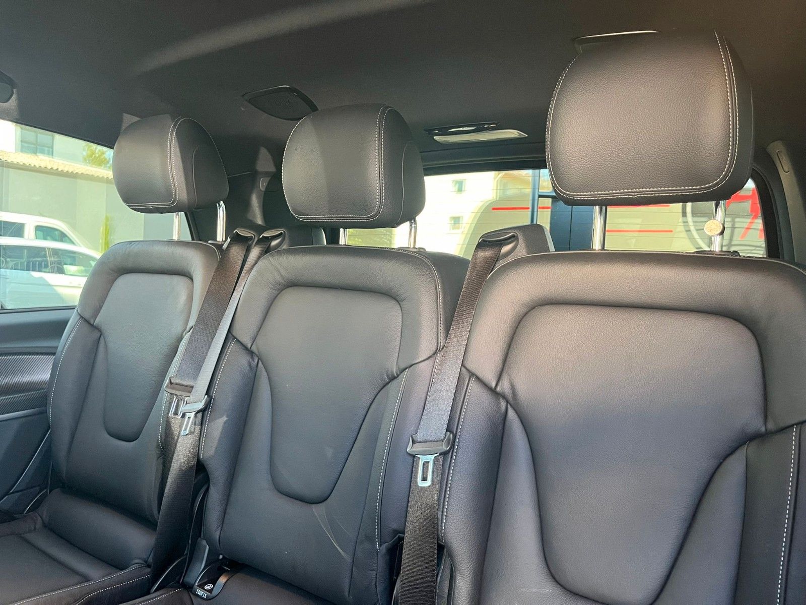 Fahrzeugabbildung Mercedes-Benz V 300d Avantgarde Edition 2020 4Matic Lang