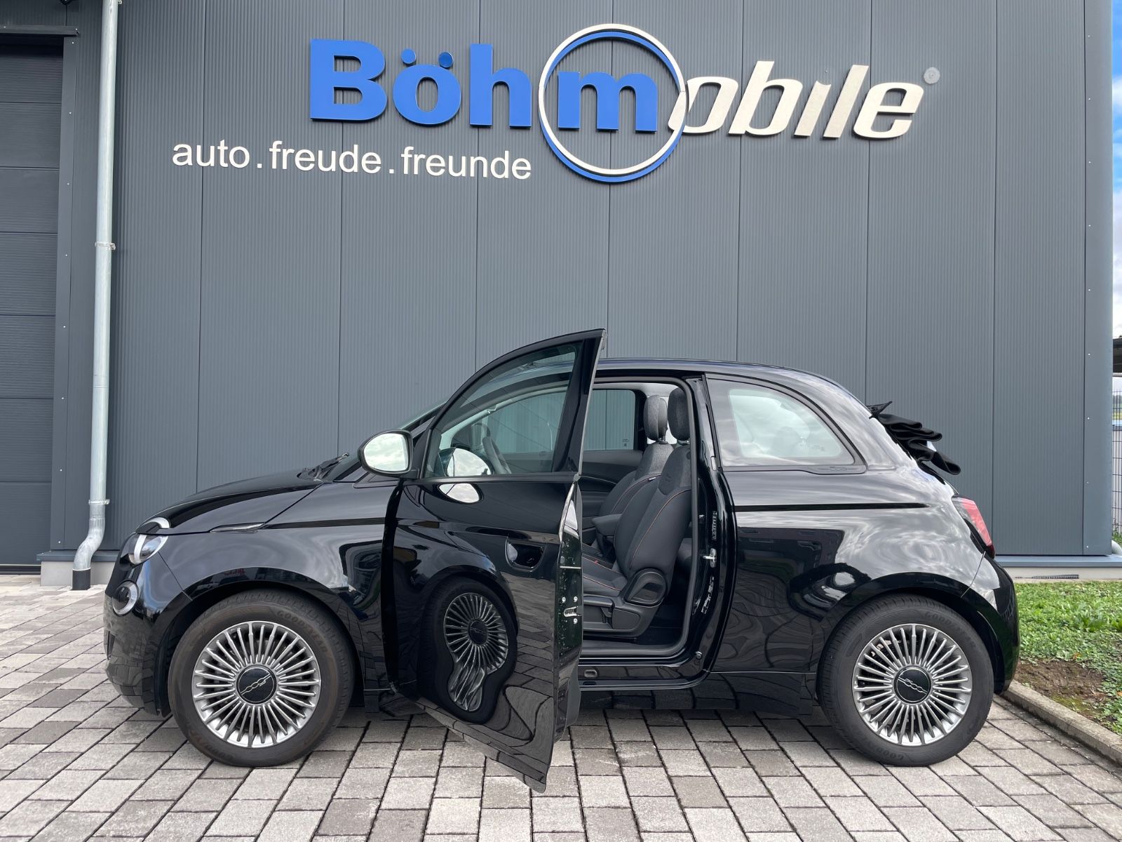 Fiat 500e Icon Cabrio/Navi/Keyless/Winter-Paket imagem 2