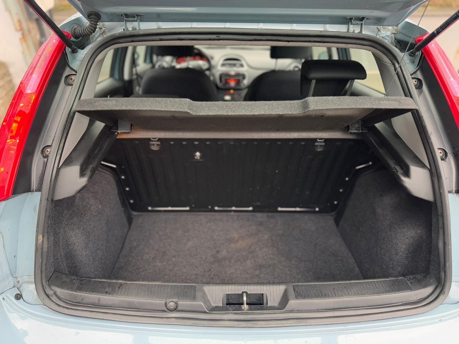 Fiat Punto Pop*81TKM*TÜV*2.HAND*CITY*START/STOP*MEDIA