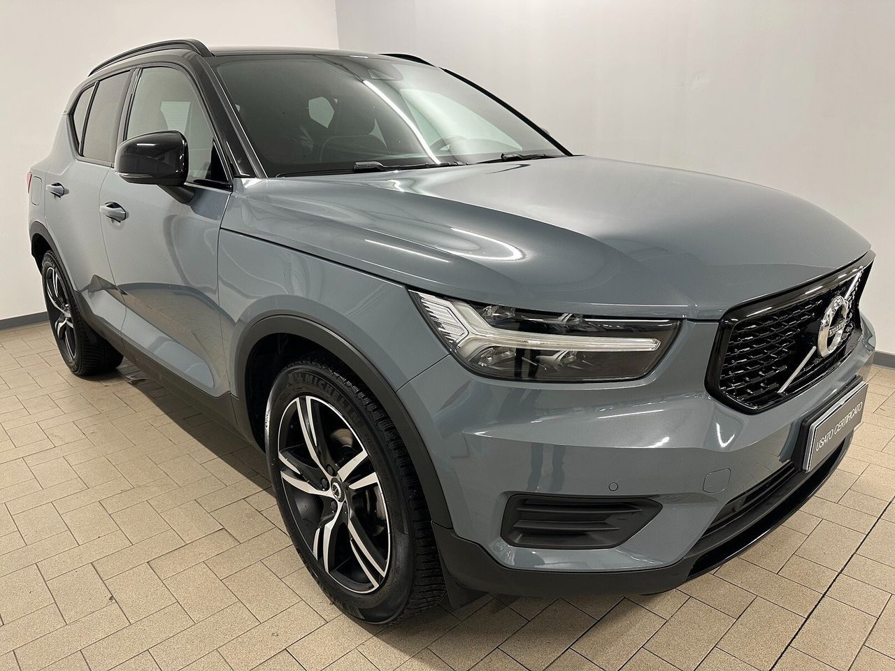 Volvo XC40 D3 Geartronic R-design imagem 3