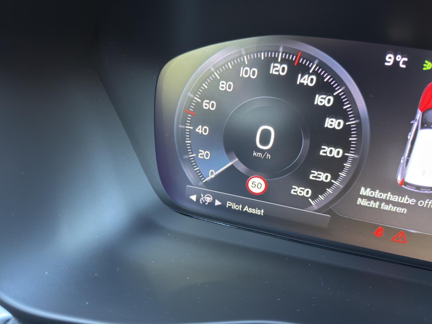 Volvo XC40 T3 Momentum Pro 2WD Navi Digitales Cockpit 