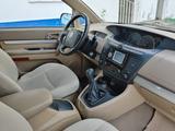 Ssangyong Rodius 2,7 D - graue Ssangyong Rodius