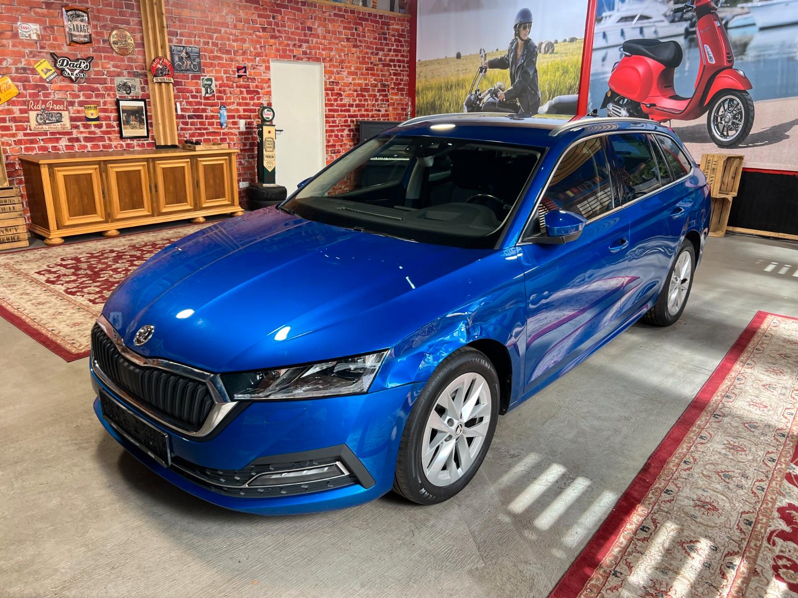 Skoda Octavia Combi 2.0 TDI DSG Style, Carplay,