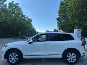Volkswagen Touareg - 2