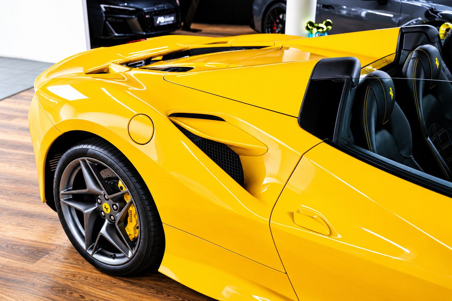 Fahrzeugabbildung Ferrari F8 Spider Giallo Modena *Lift*Carbon*Kamera*