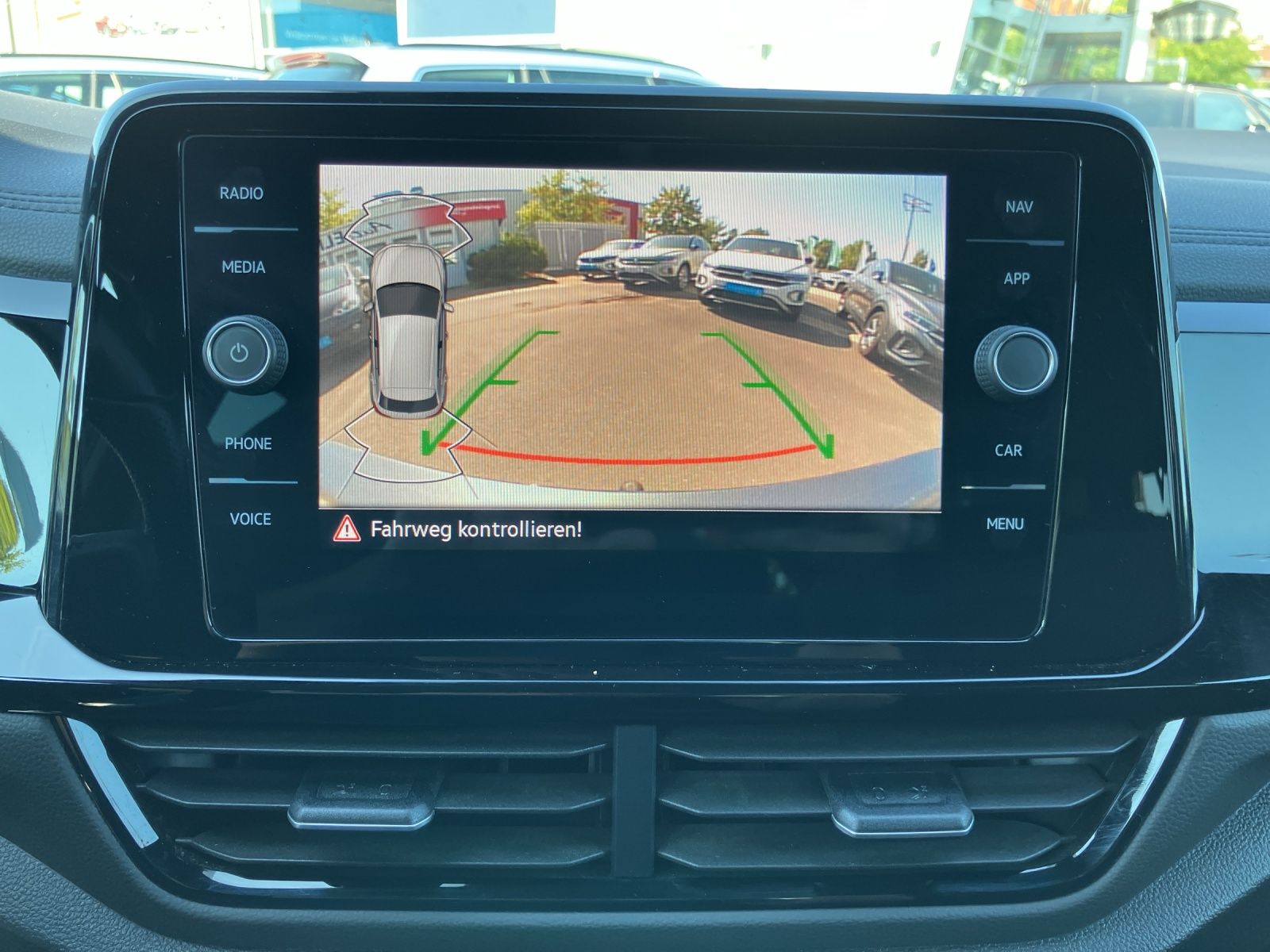 Fahrzeugabbildung Volkswagen T-Roc R-Line Matrix Navi ACC AHK SHZ