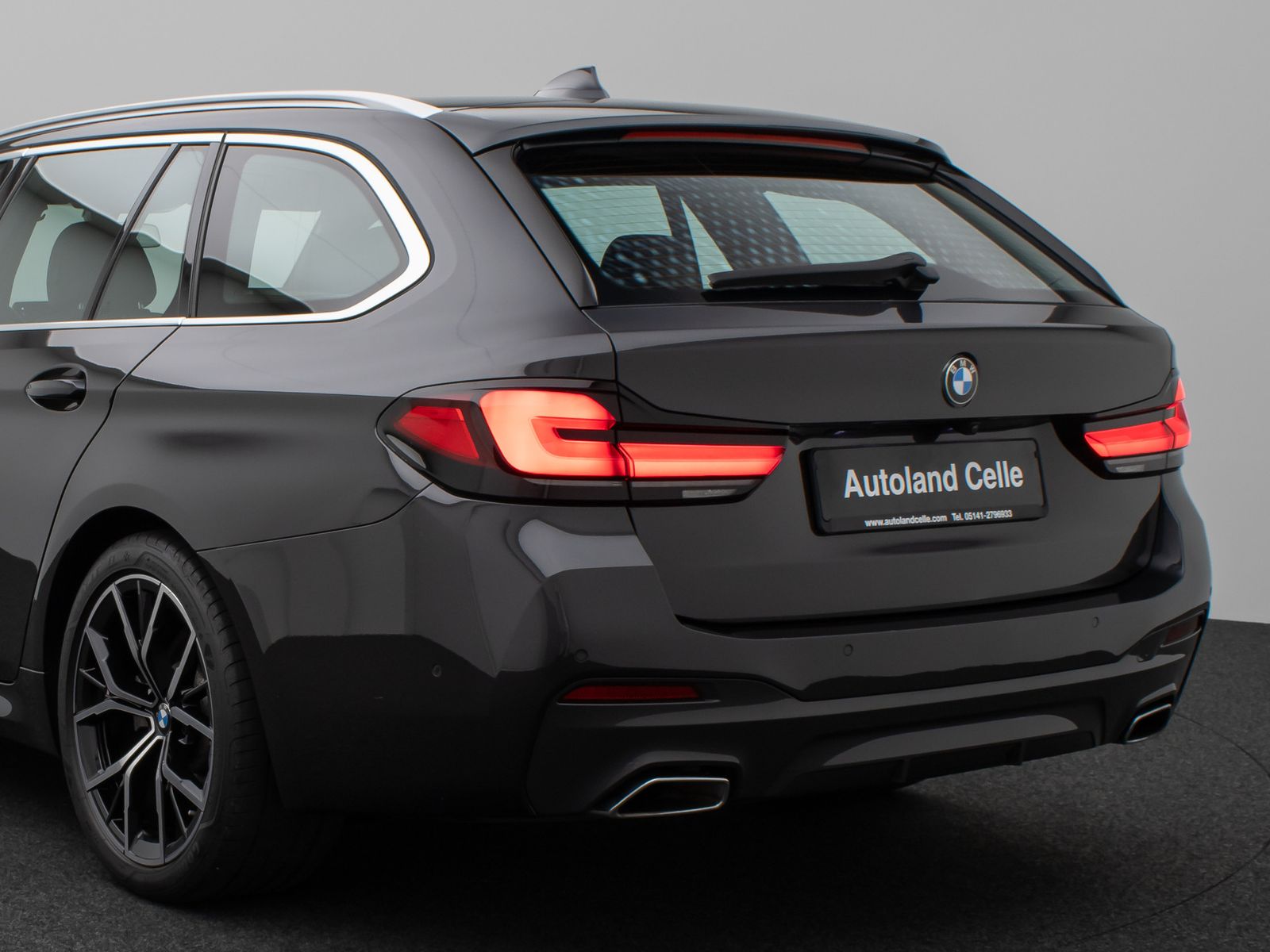 Fahrzeugabbildung BMW 520d xD M Sport Laser Kamera HUD DAB HiFi 19Zoll