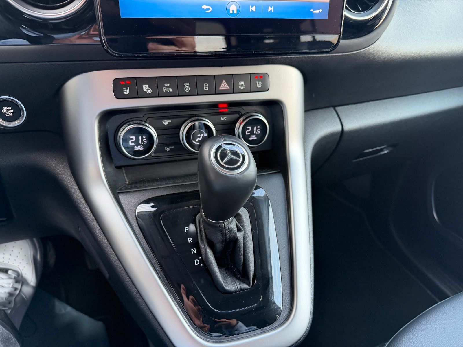 Fahrzeugabbildung Mercedes-Benz T 180 d PROGRESSIVE Autom LED Klimaautom MBUX