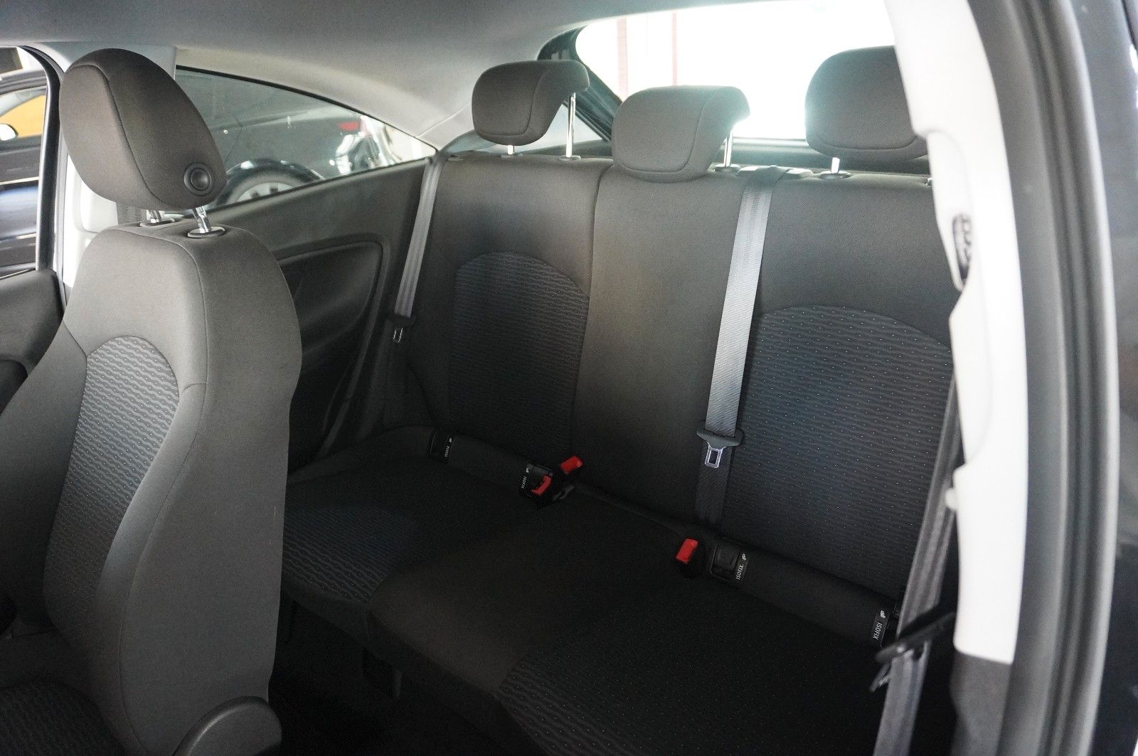 Fahrzeugabbildung Opel Corsa E 1.4T DRIVE 3-TÜR KLIMA/SHZ/PDC/TEMP./LHZ