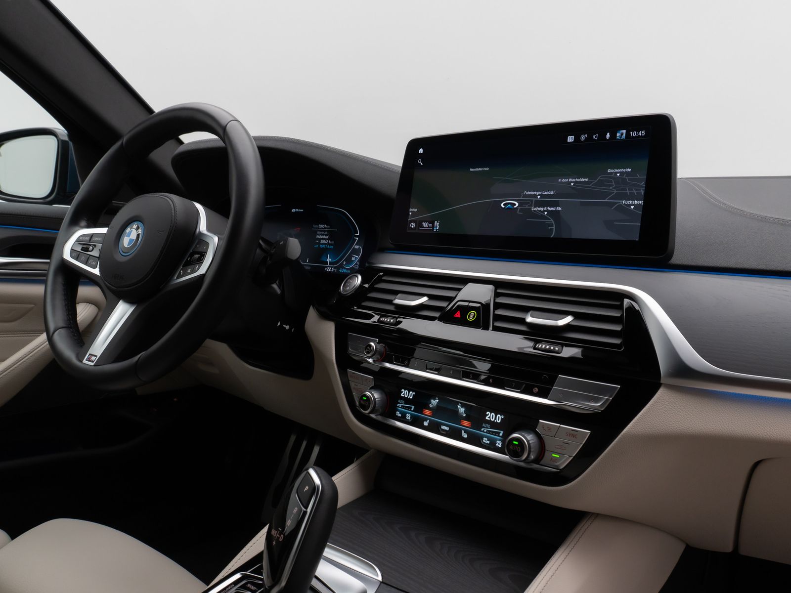 Fahrzeugabbildung BMW 530e M Sport Kamera Laser HUD DAB H/K Alarm 19"