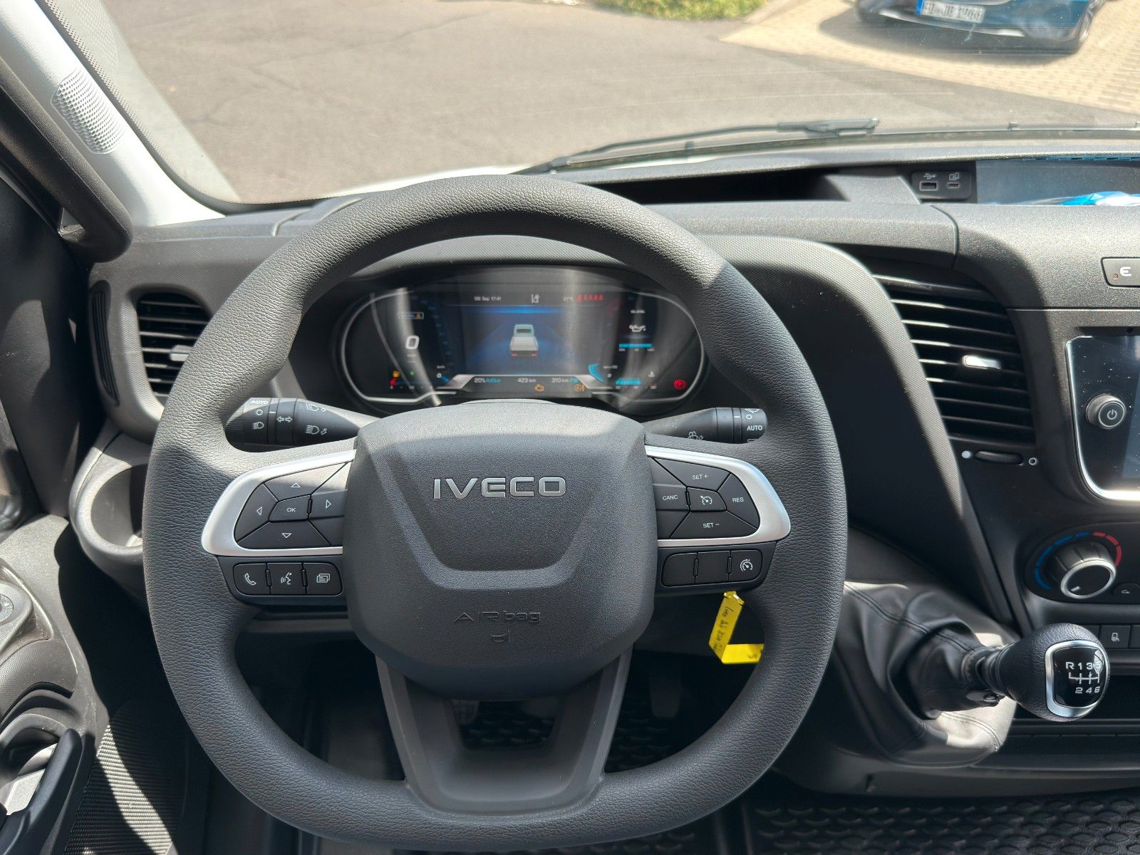 Fahrzeugabbildung Iveco Daily 35S14 D Pritsche *R 3.450* AHK