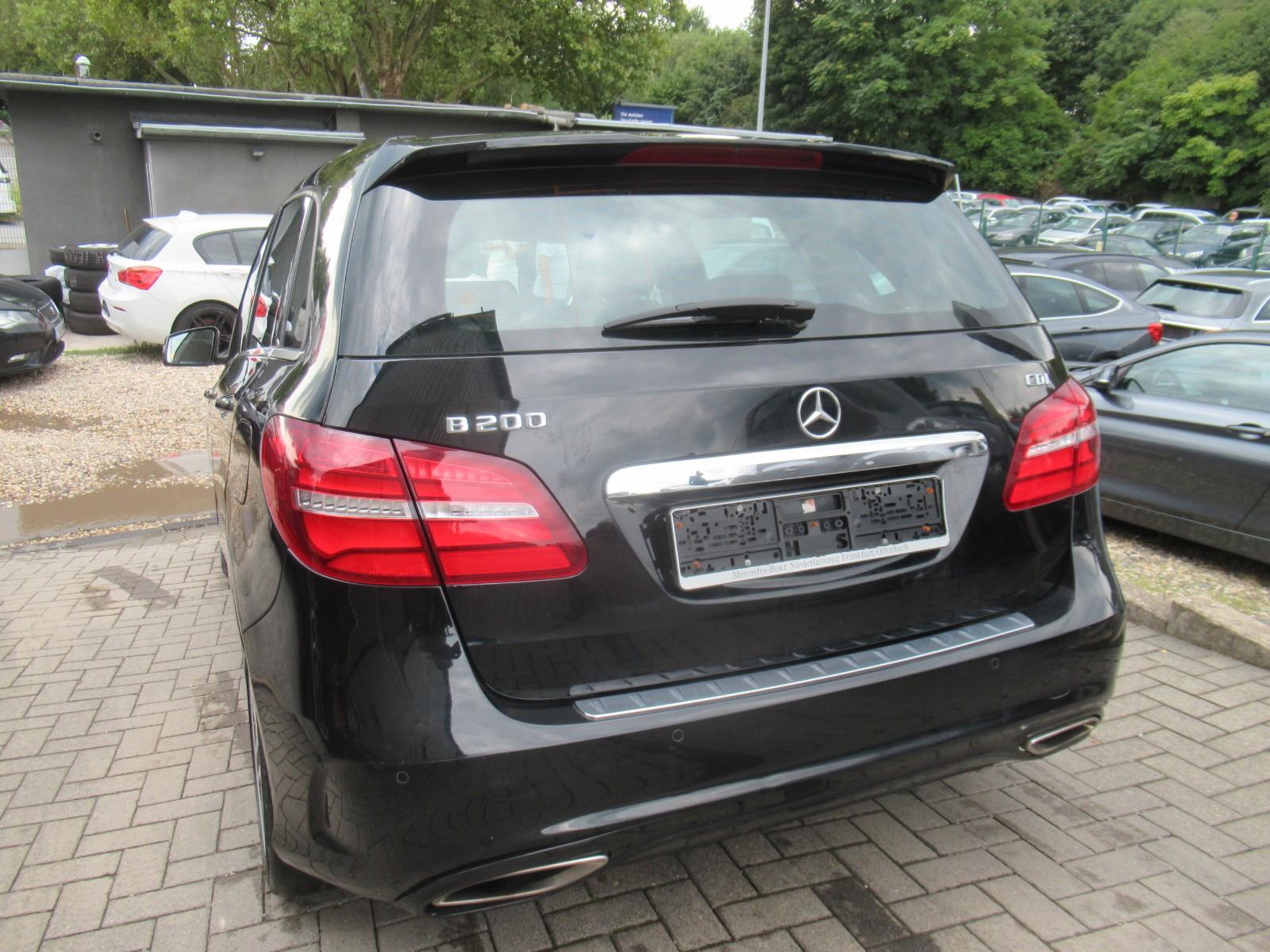 Mercedes-Benz B 200 CDI / d AMG- AMG-NAVI-PANO-LEDER-LED-SHZ-2