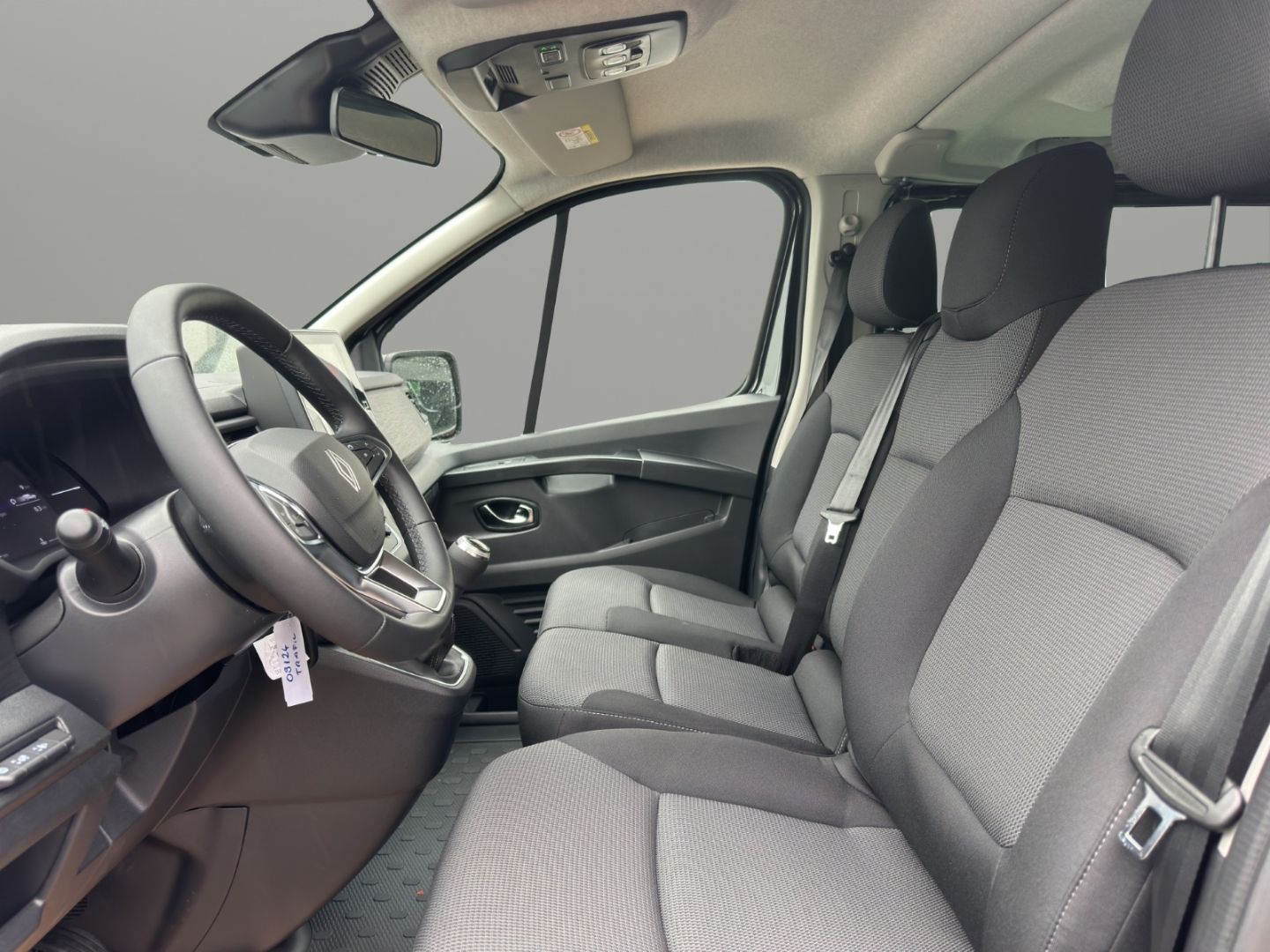 Fahrzeugabbildung Renault Trafic Combi L2H1 3,0t EQUILIBRE 2.0 BLUE dCi 15