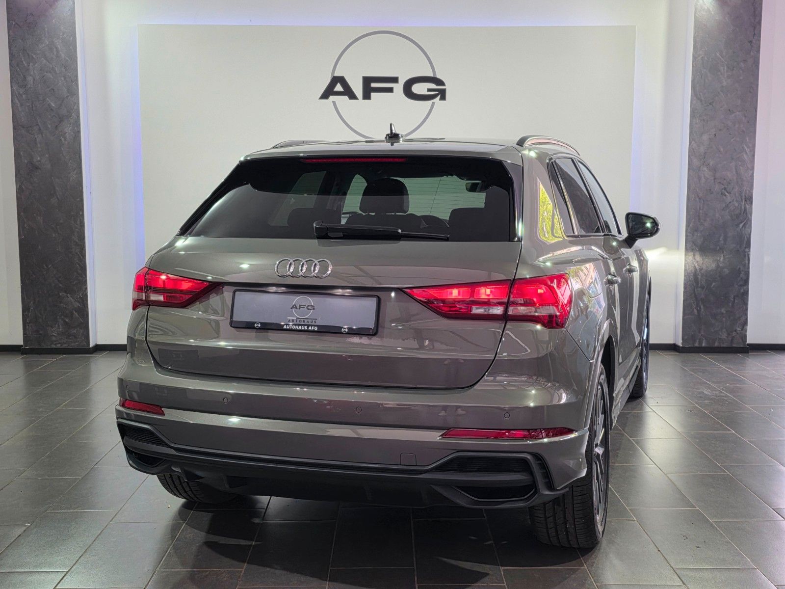 Audi Q3 45 TFSI e S line foto 5