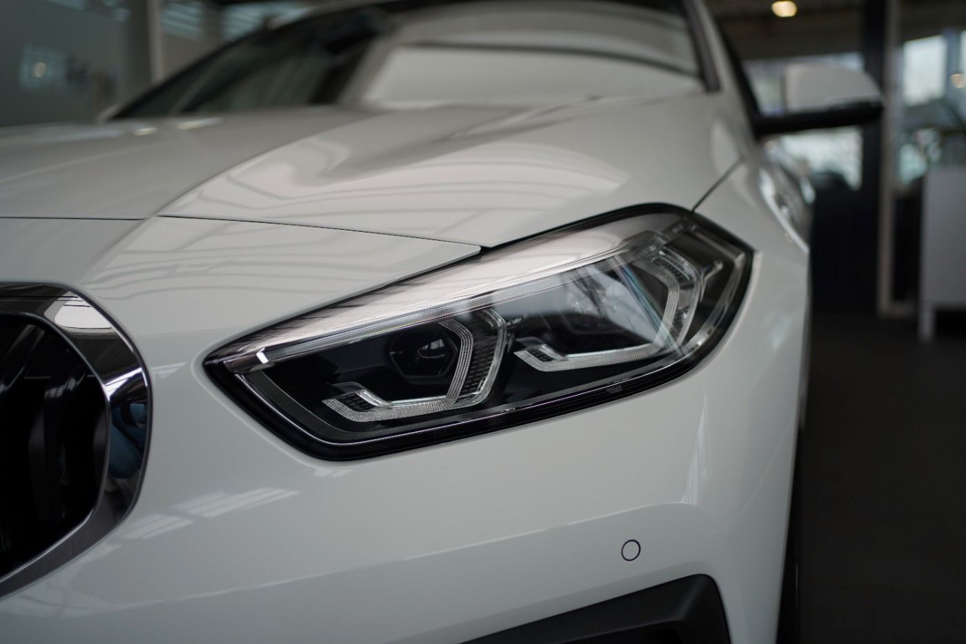 Fahrzeugabbildung BMW 118iA Advantage +LED+Navigation+Einparkhilfe+