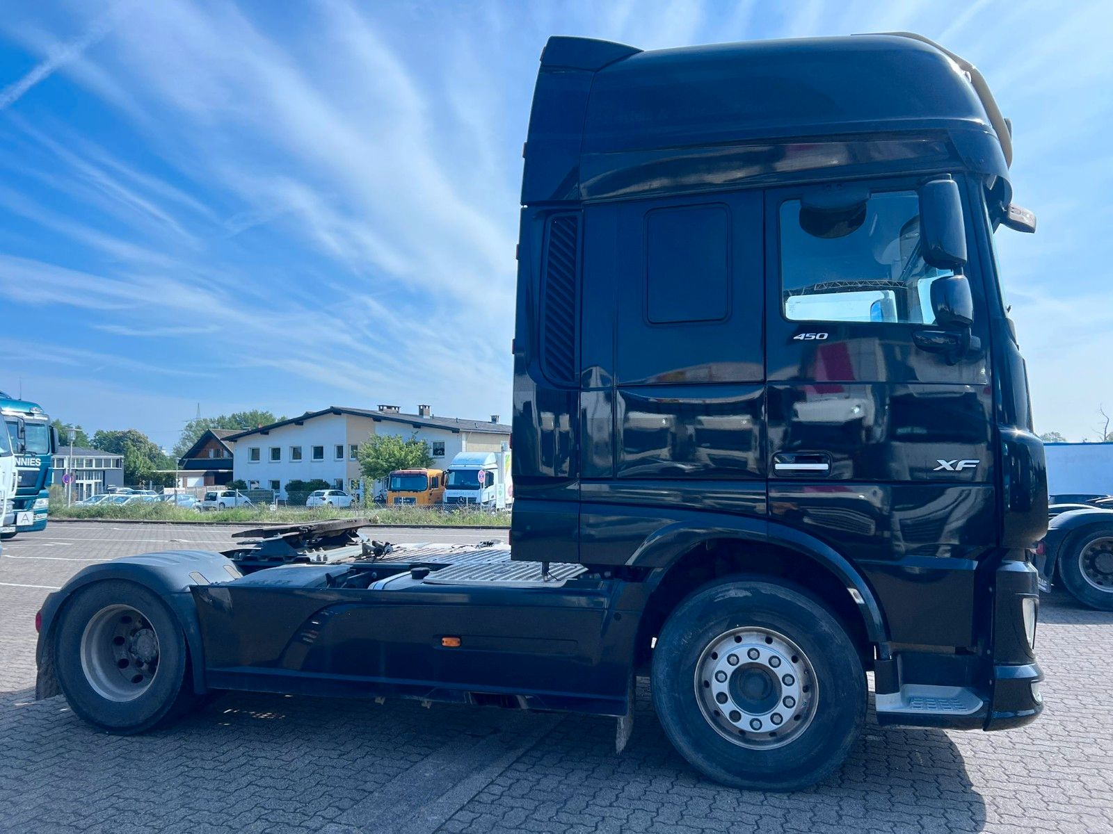 Fahrzeugabbildung DAF 2 Stück XF 450 FT, SSC, Hydr.