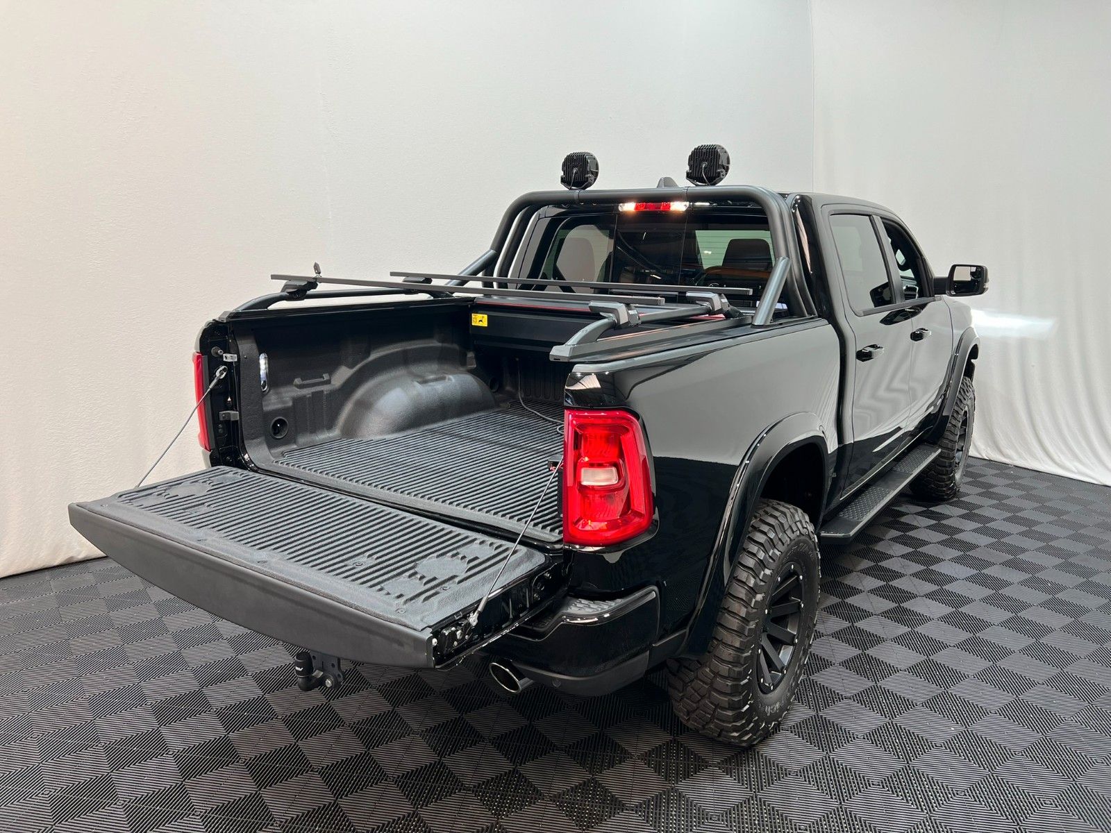 Fahrzeugabbildung Dodge RAM 1500 Laramie Sport 3.0L RTR Umbau