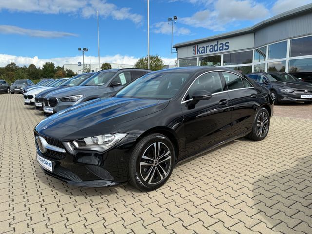 Fahrzeugabbildung Mercedes-Benz CLA 180 Lim >AUT/NAV/LED/Teilleder<
