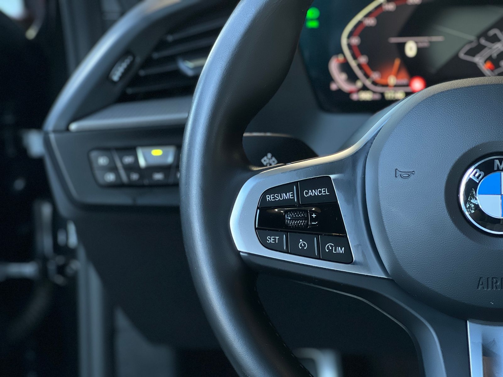 Fahrzeugabbildung BMW 120 i M Sport PDC KLIMA LED NAVI SHZ