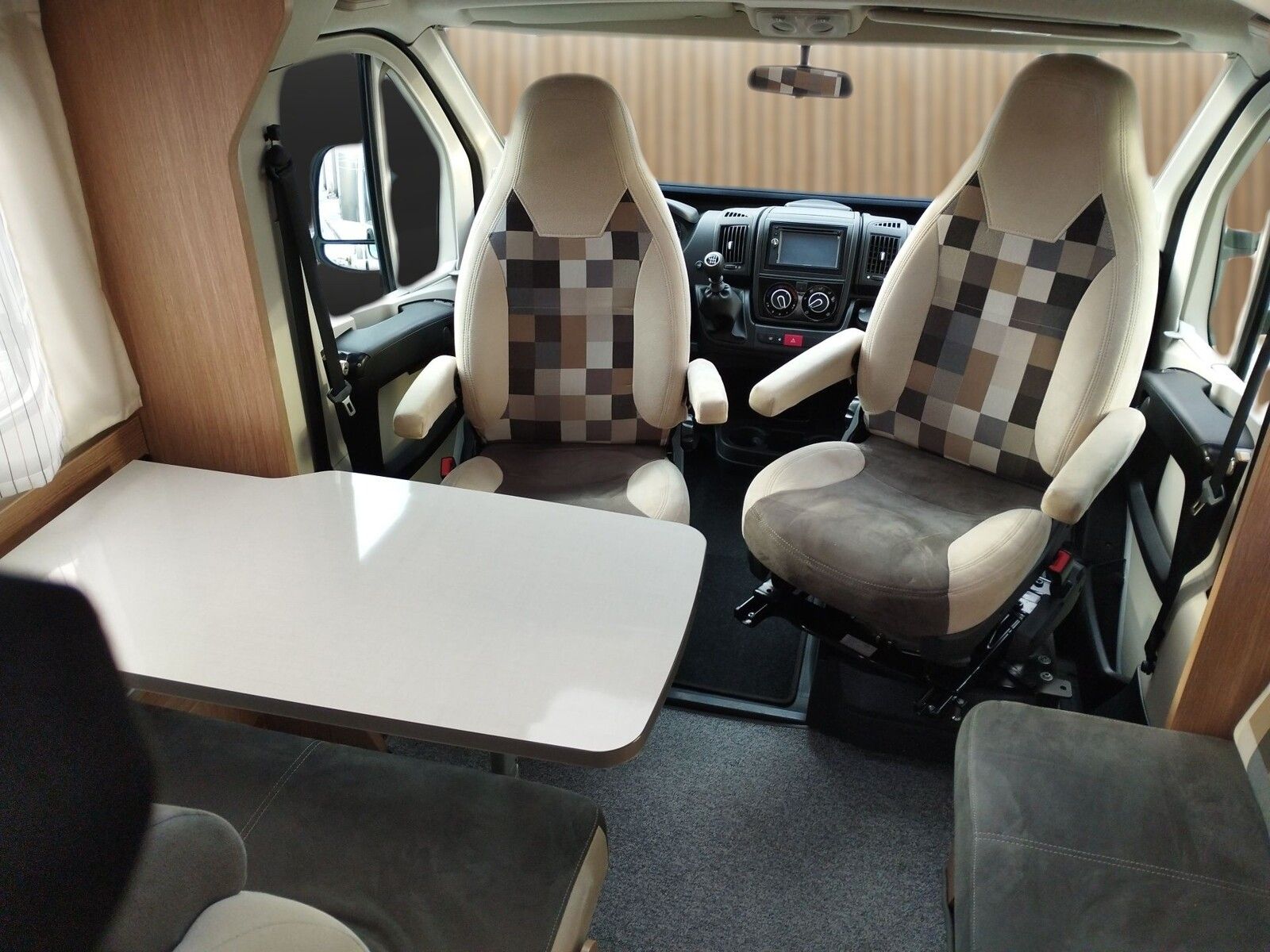 Fahrzeugabbildung Sunlight T 65 SAT,Markise,Fahrradträger,TV,Navi