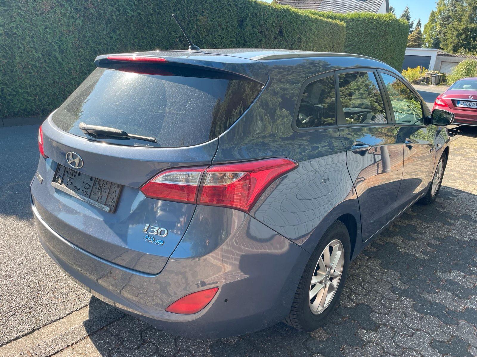 Hyundai i30 2013 — interior
