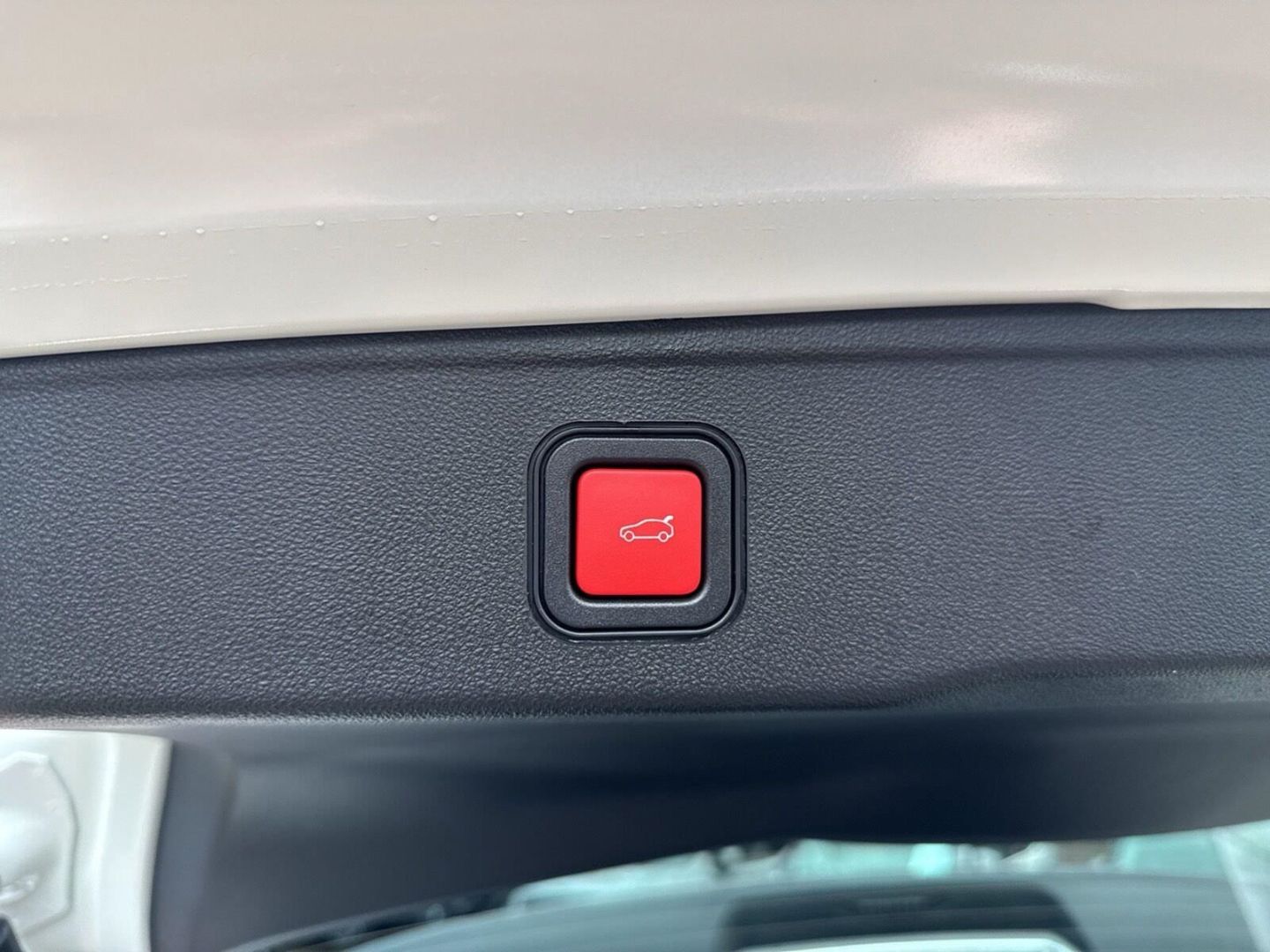 Fahrzeugabbildung Jeep Avenger Overland Mild-Hybrid 4xe-Leder-Panoramad