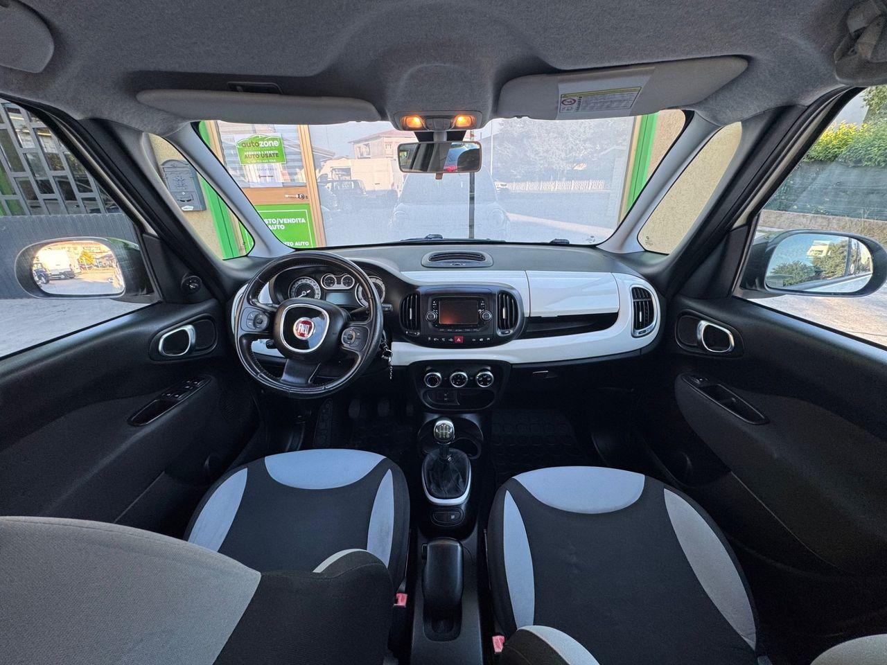 Fiat 500L 2012 — photo 8
