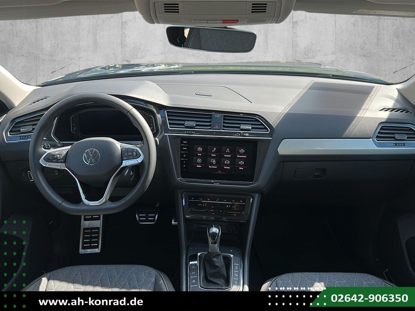 Fahrzeugabbildung Volkswagen Tiguan 1.5 TSI DSG Life  Move+AHK+Standheizung