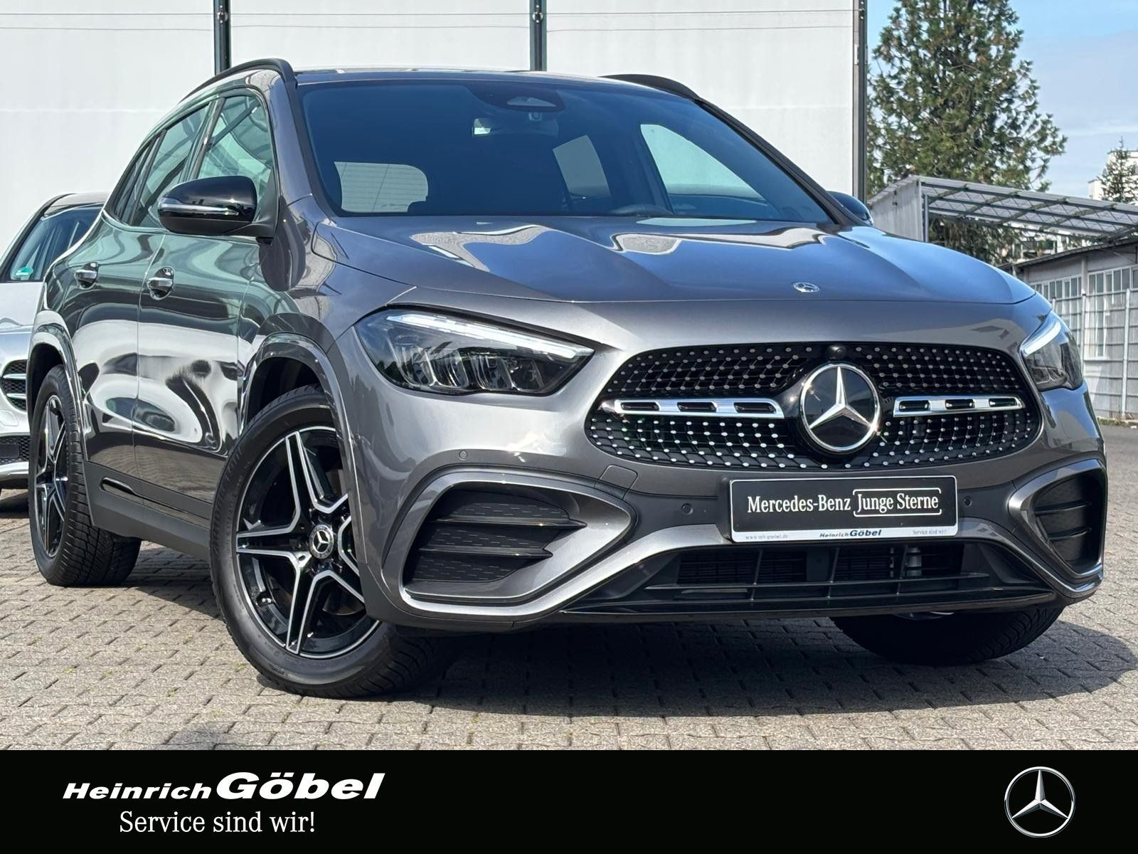 Fahrzeugabbildung Mercedes-Benz GLA 200 AMG*DISTRONIC*AHK*FAP*KEYLESS*AMBIENTEB*
