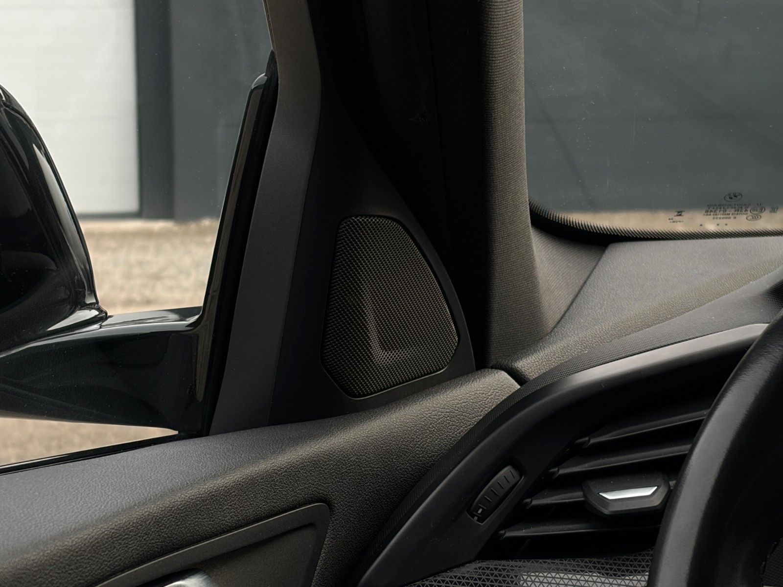 Fahrzeugabbildung BMW 120i Aut. Sport Line Shad HIFI CarPlay AHK SHZ