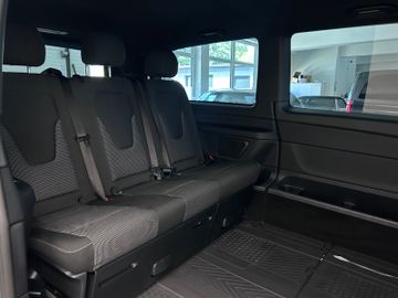 Mercedes V 220 - 8