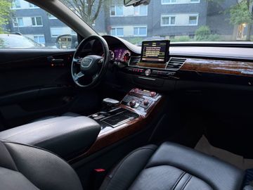 Audi A8 - 8