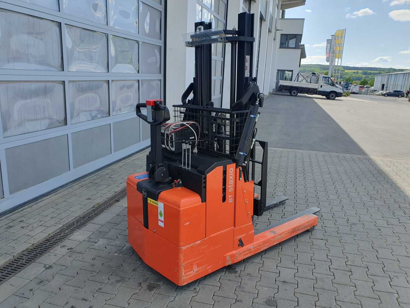 Fahrzeugabbildung Toyota RWE 120 / Schubmaststapler / Duplex:2.9m / 257h!