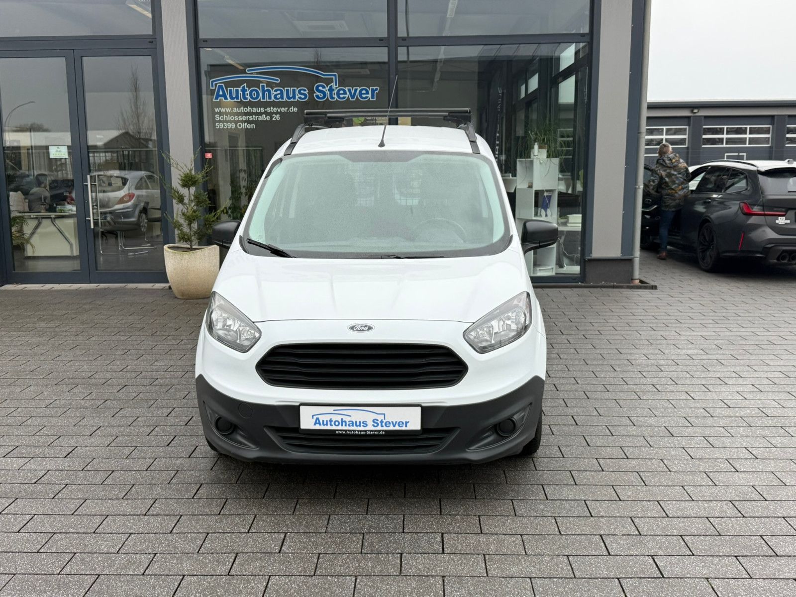 Fahrzeugabbildung Ford Transit Courier Basis
