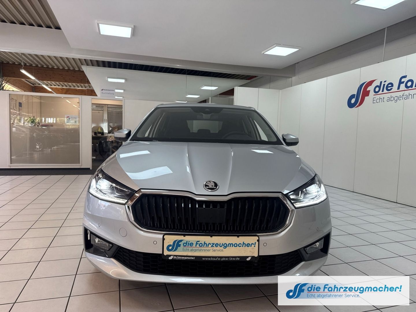 Fahrzeugabbildung SKODA Fabia Tour Automatik Navi DigiCockpit LED Apple