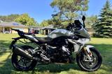 BMW R1250RS - voll 719 inkl. Räder, alle Pakete,Akra - Offers