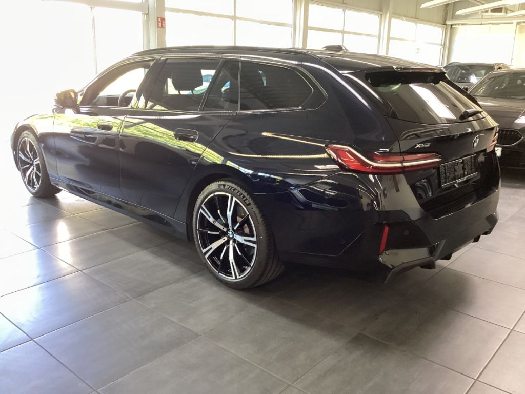 BMW 520 d xDrive Tour. M Sport 20'' AHK Pano StandHz foto 3