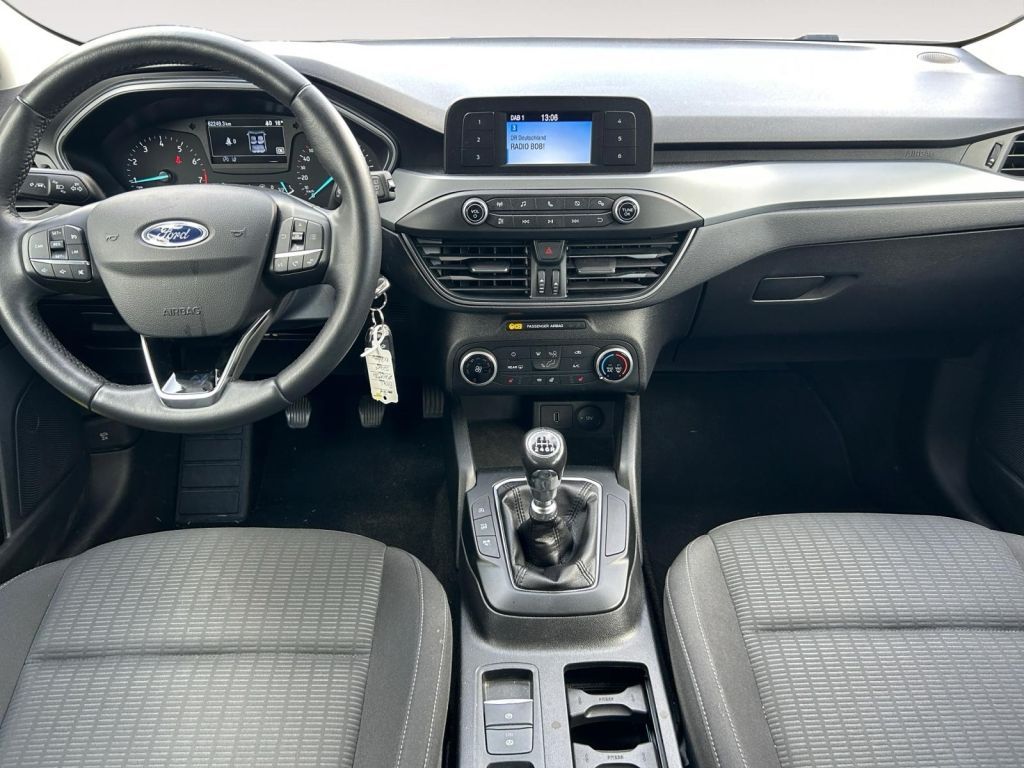 Fahrzeugabbildung Ford Focus Turnier 1.0 EcoBoost Start-Stopp-System TR