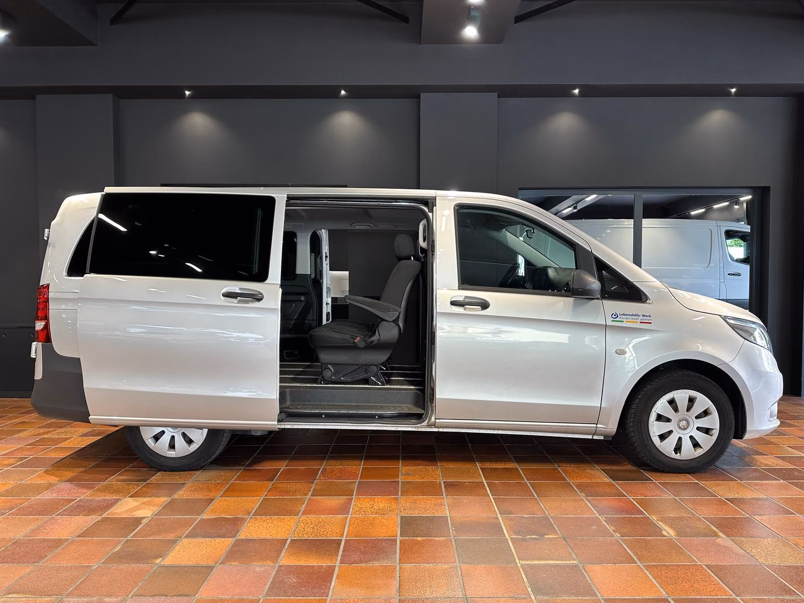 Mercedes-Benz VITO TOURER 114 LANG 9SITZE 2xSCHIEBETÜR 2xKLIMA