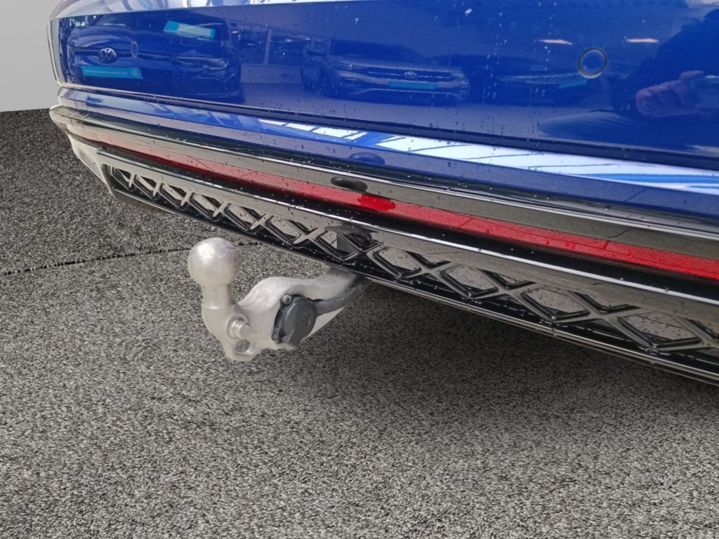 Fahrzeugabbildung Volkswagen Touareg R-Line Dynaudio Head Up Facelift Voll