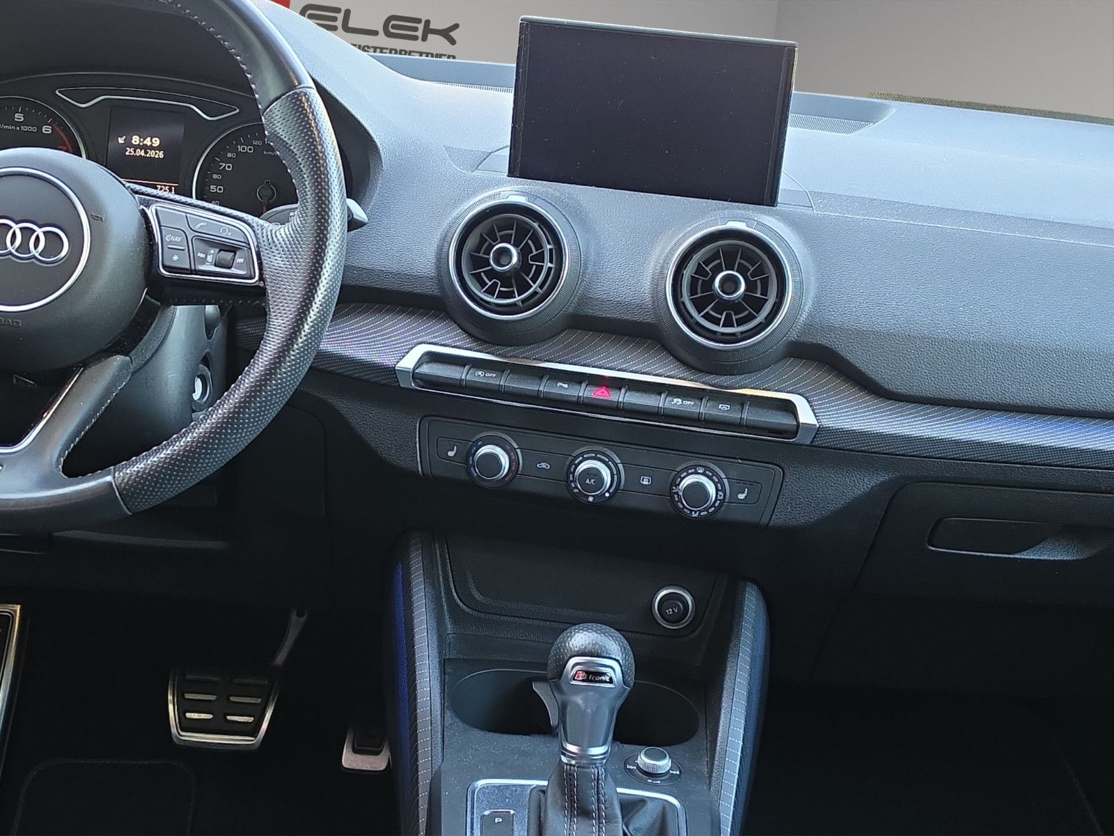Fahrzeugabbildung Audi Q2 35 TFSI SPORT S-LINE NAVI LED PDC SHZ LEDER