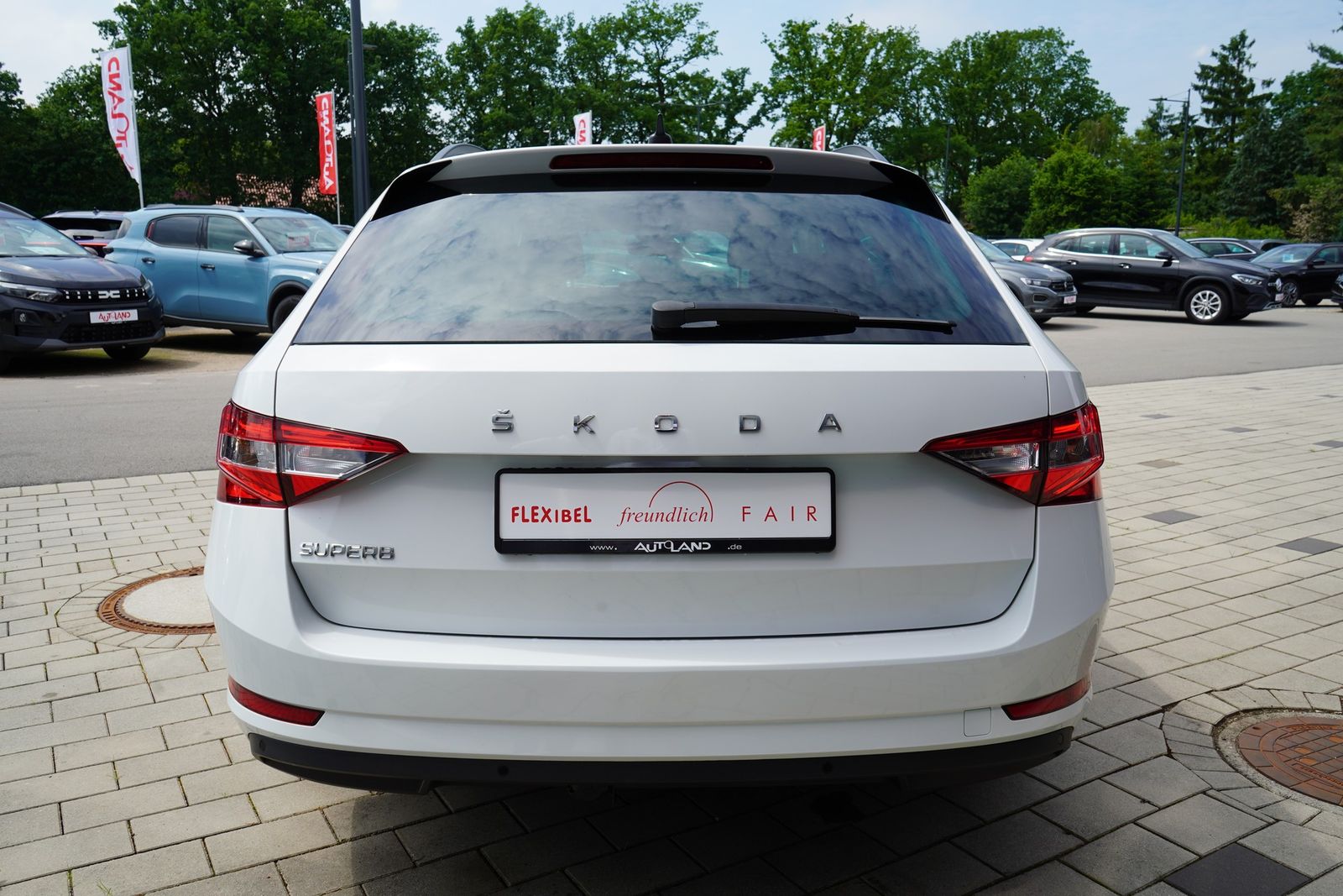 Skoda Superb Combi 2.0 TDI Active LED Notrufassistent foto 4
