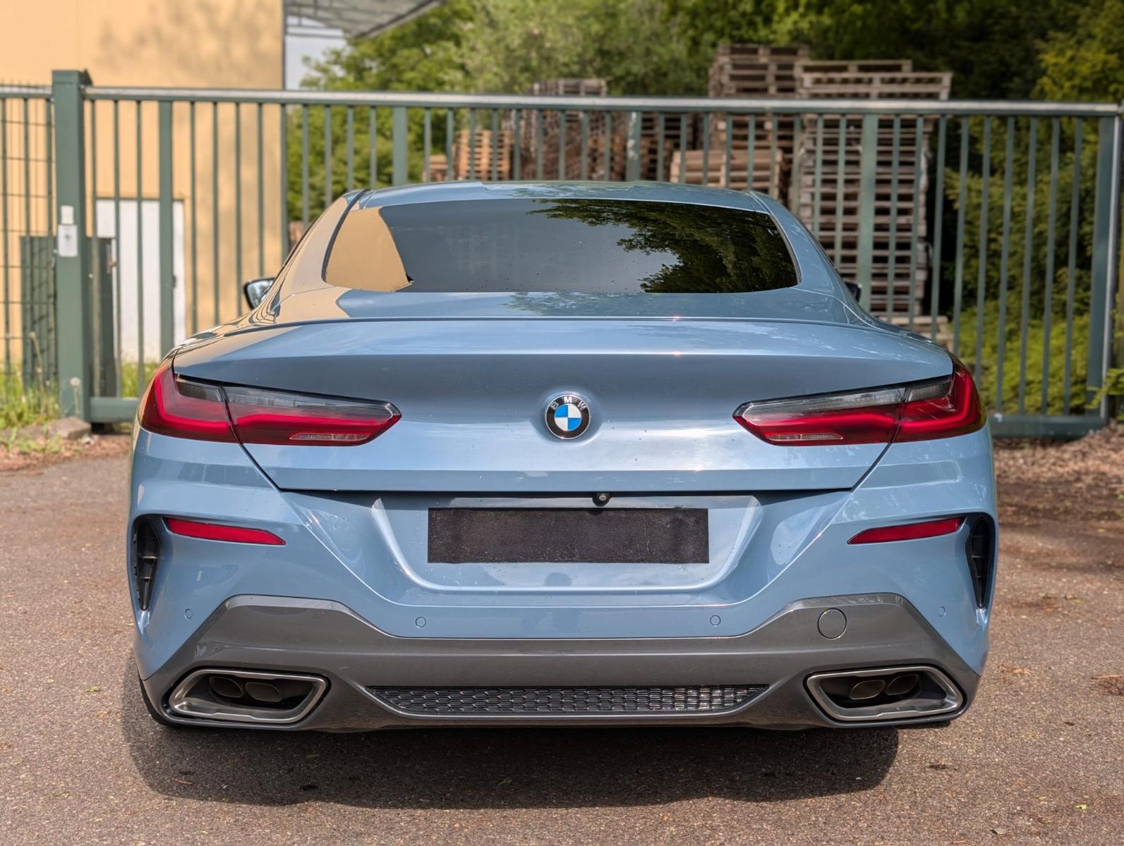 BMW M850 i xDrive Carbon Core Serivce / TÜV NEU